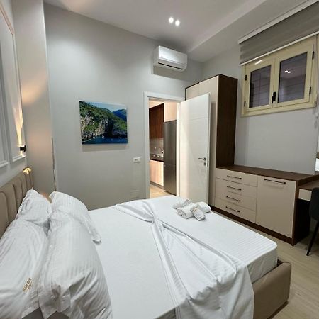 Palm Side Hotel Vlorë Екстериор снимка