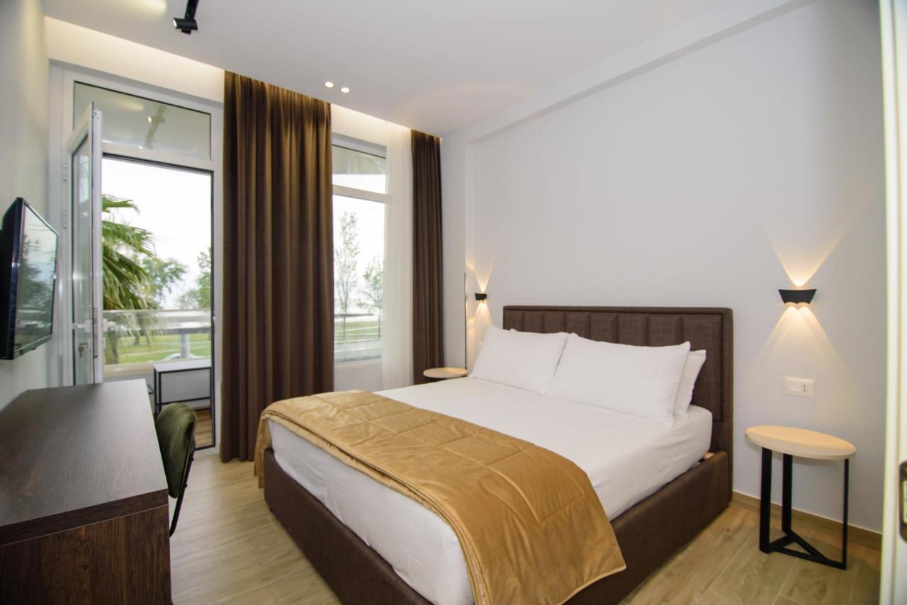 Palm Side Hotel Vlorë Екстериор снимка