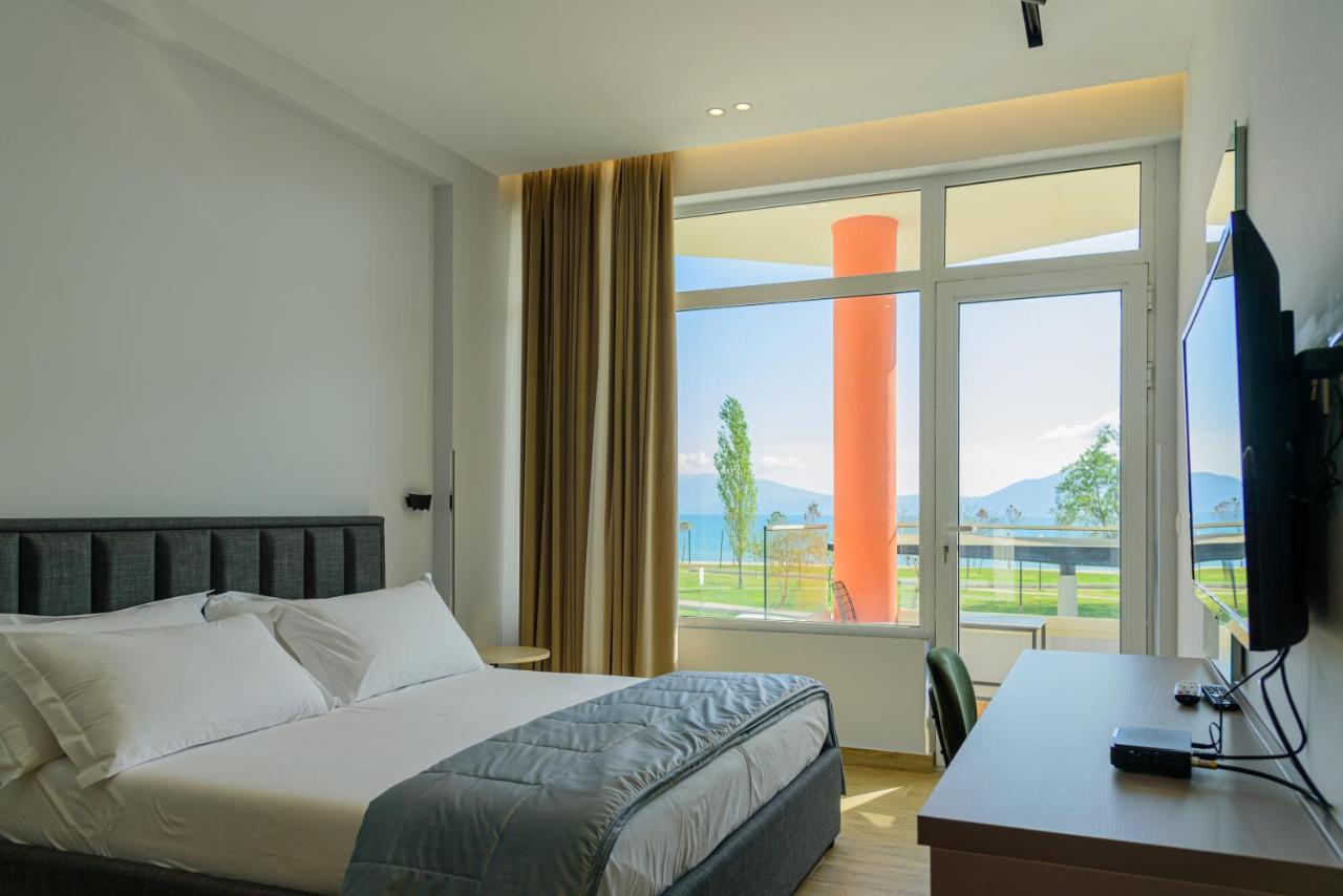 Palm Side Hotel Vlorë Екстериор снимка