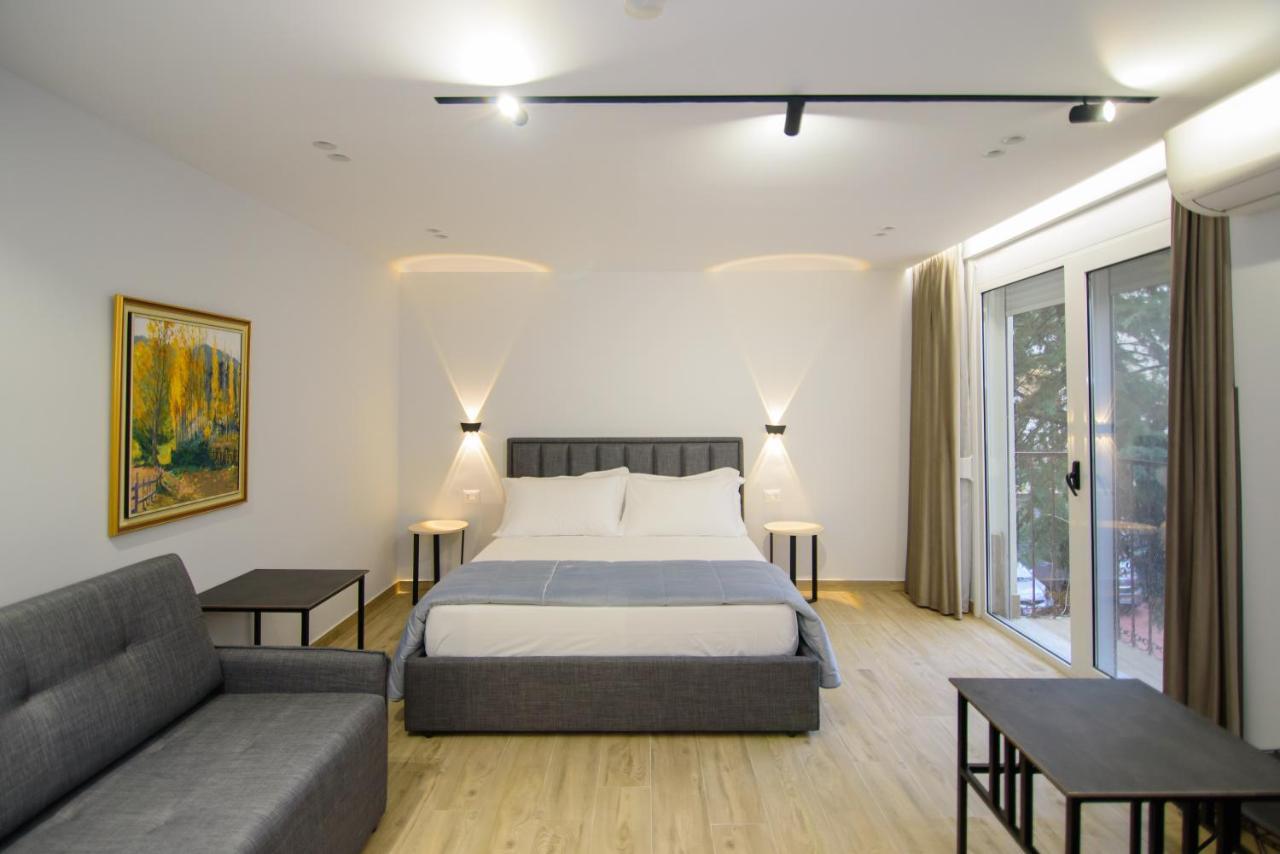 Palm Side Hotel Vlorë Екстериор снимка