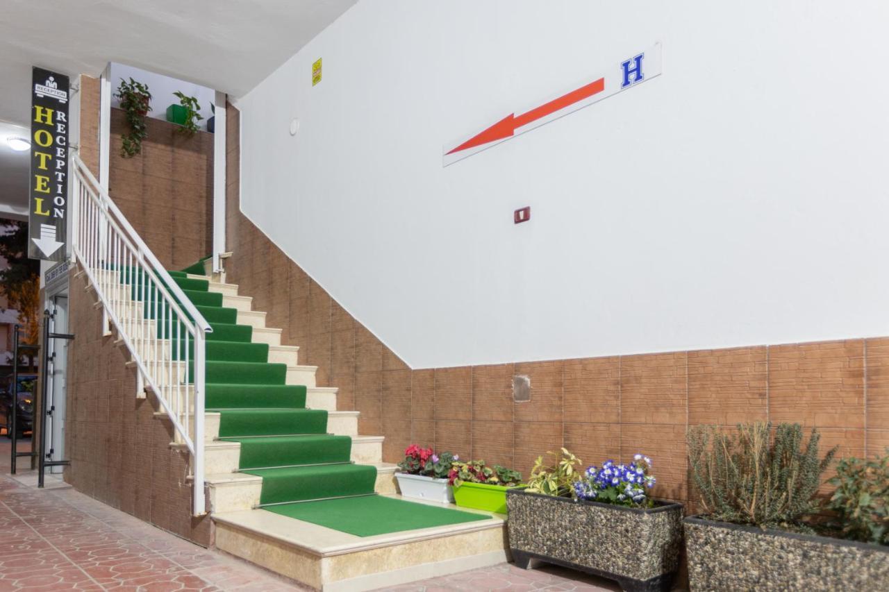 Palm Side Hotel Vlorë Екстериор снимка