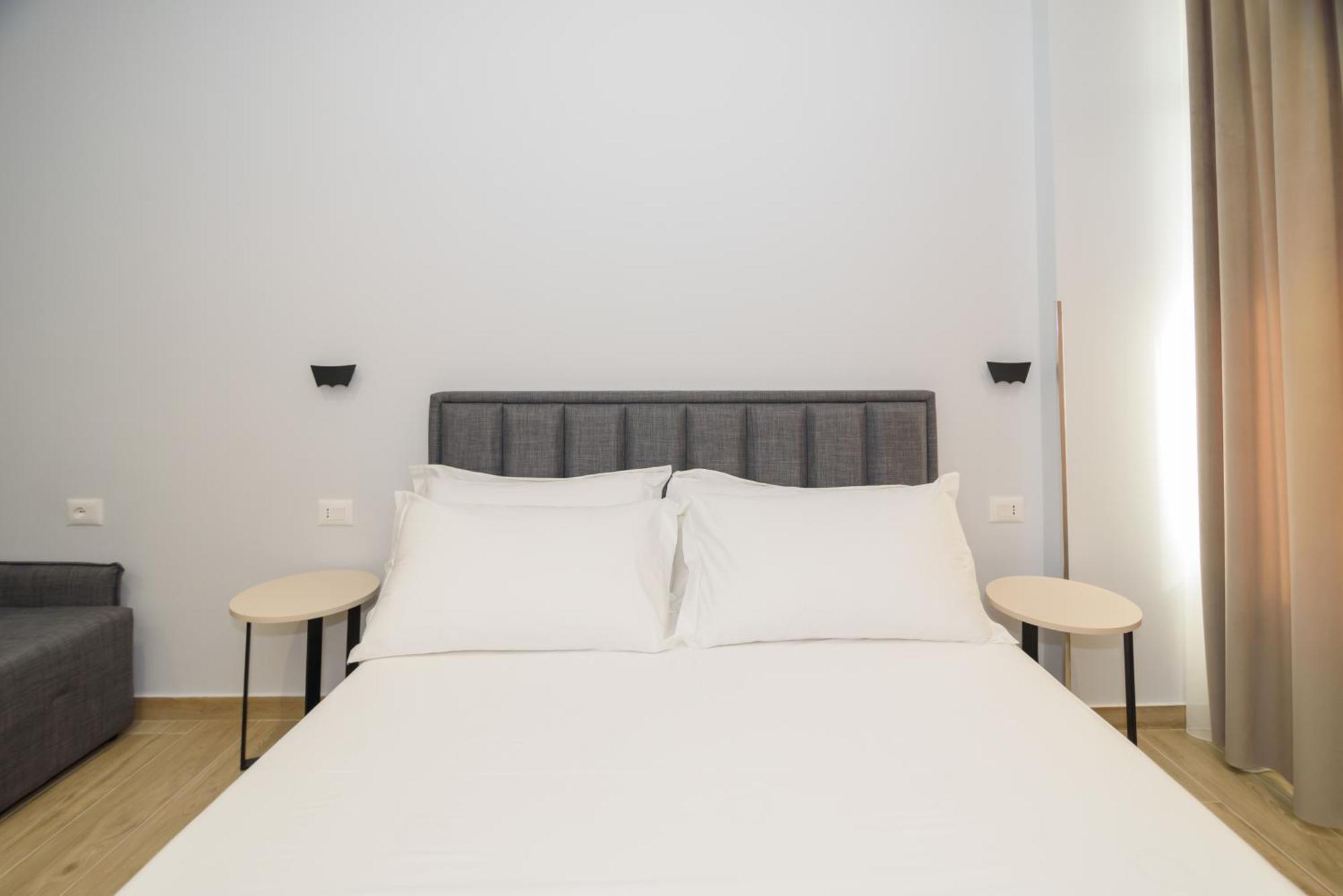 Palm Side Hotel Vlorë Стая снимка