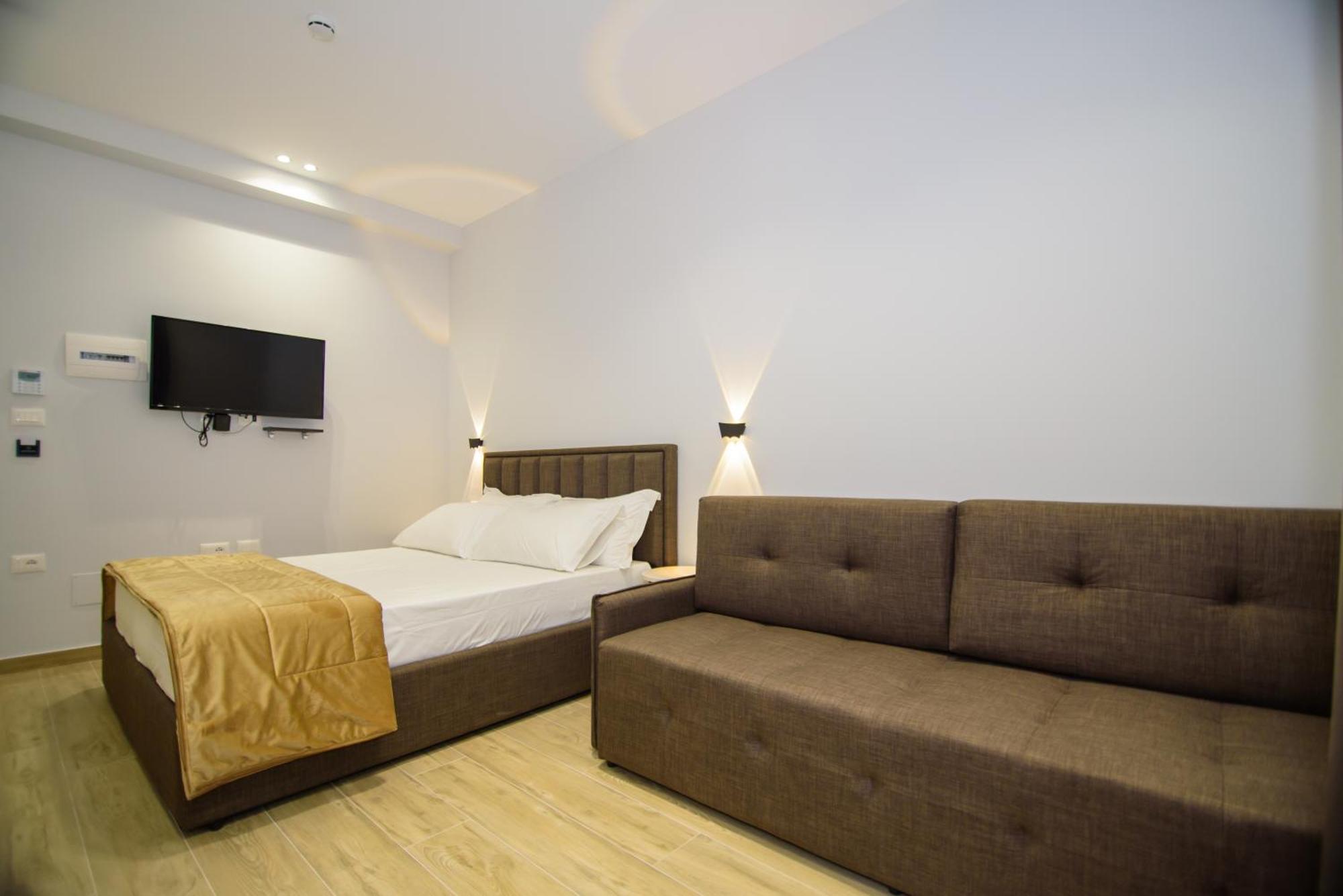 Palm Side Hotel Vlorë Стая снимка